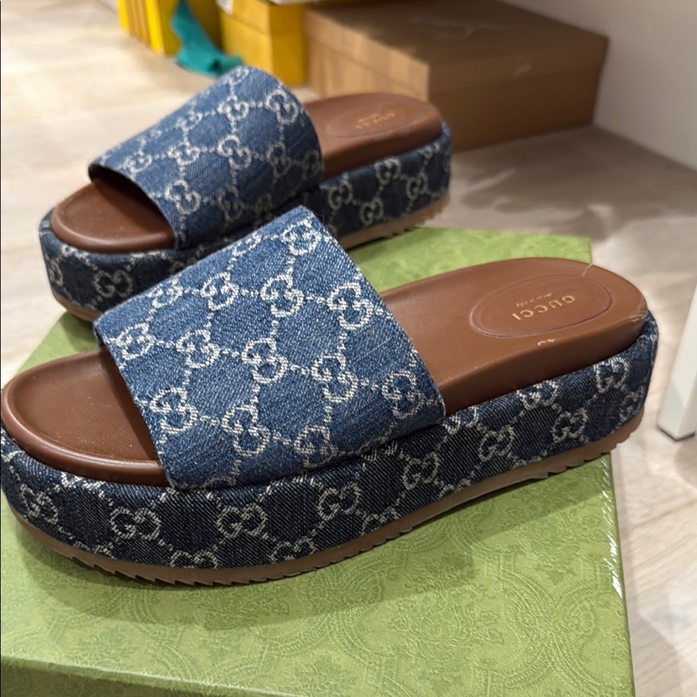Gucci Blue Monogram Slides Size 10 - Picture 2 of 6